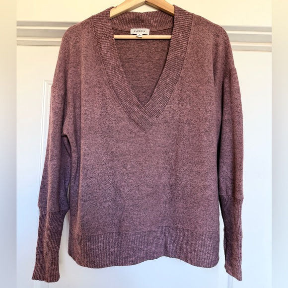 Evereve Sweaters - Evereve Women's Dusty Rose Heather V-Neck Sweater